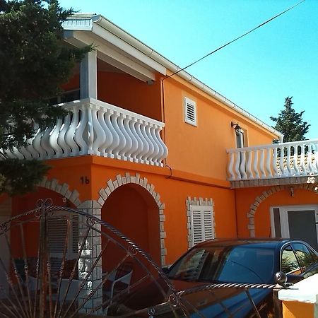 Apartments Batarilo Gornji Karin Εξωτερικό φωτογραφία