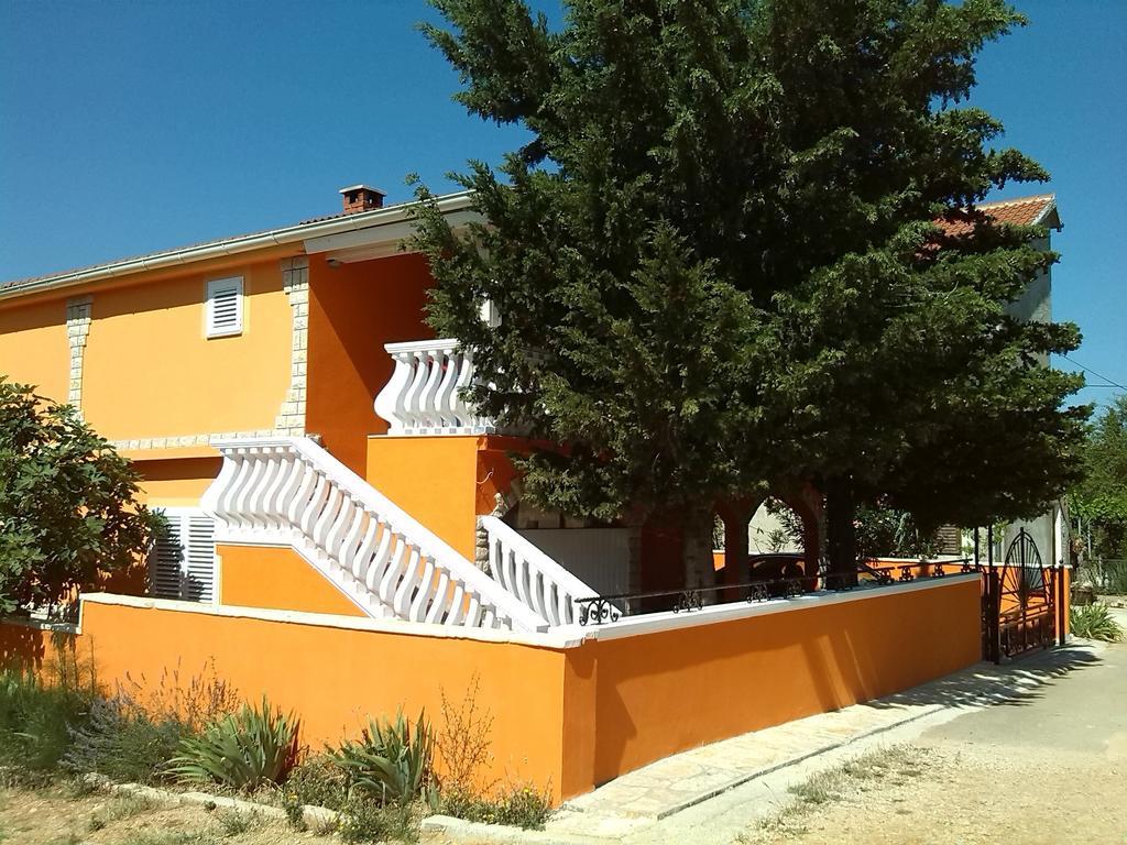 Apartments Batarilo Gornji Karin Εξωτερικό φωτογραφία
