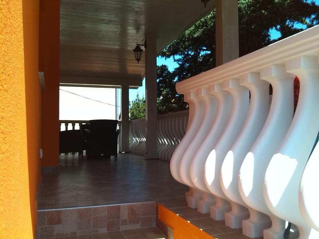 Apartments Batarilo Gornji Karin Δωμάτιο φωτογραφία