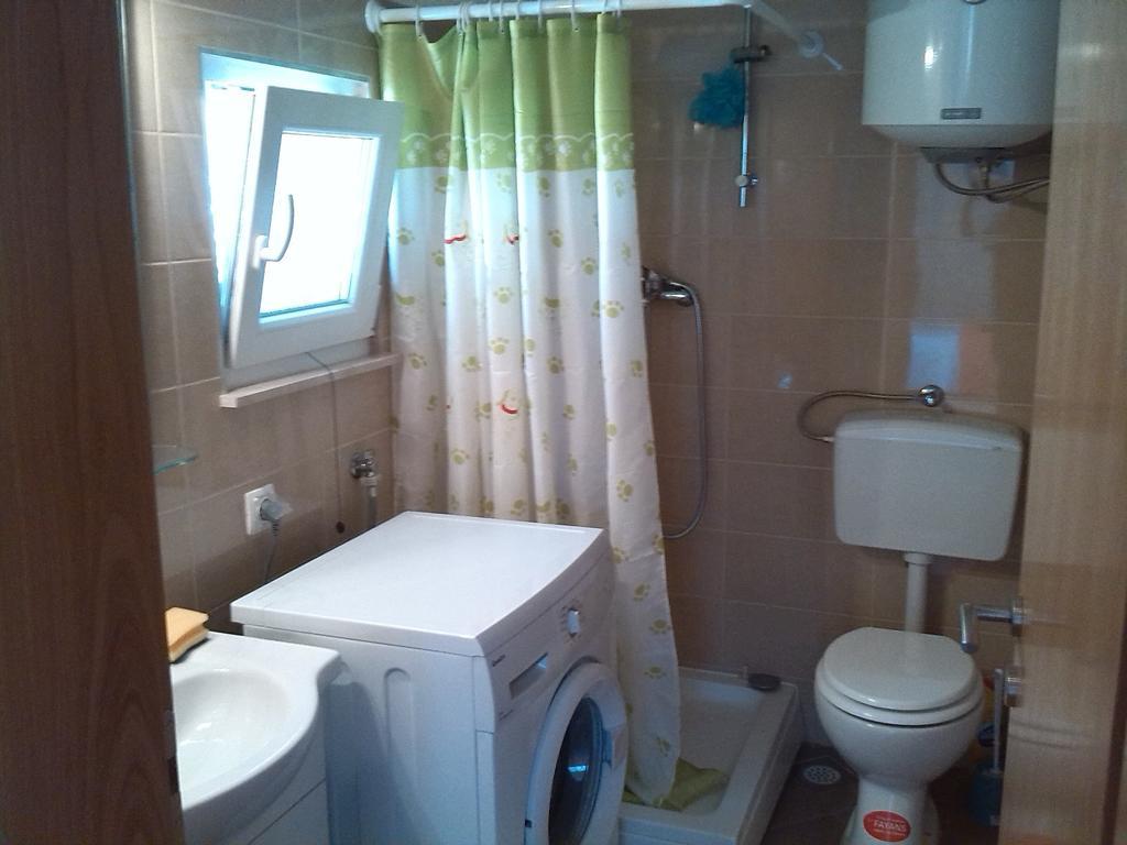 Apartments Batarilo Gornji Karin Δωμάτιο φωτογραφία