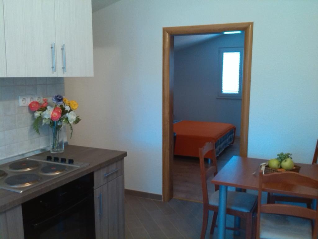 Apartments Batarilo Gornji Karin Δωμάτιο φωτογραφία