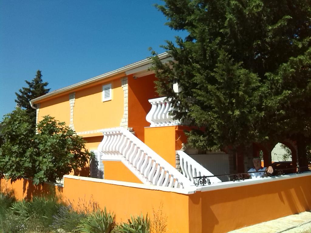 Apartments Batarilo Gornji Karin Εξωτερικό φωτογραφία